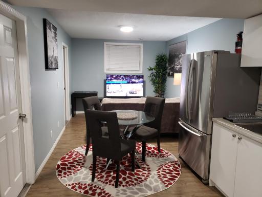 Cozy Two Bedroom Guest Suite in NW - Housity
