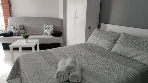 Estudio TORROX PLAYA- vistas al mar y piscina - Housity