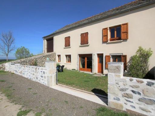 Ancienne ferme du Couderc à Freycenet-la-Tour, 2 chambres, terrasse, jardin, parking inclus - FR-1-582-277 - Housity