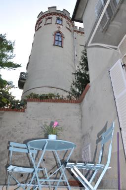 Sotto la torre - Housity