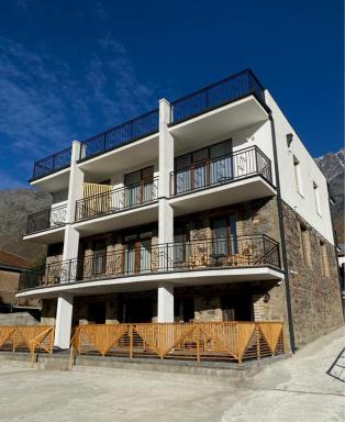 Mood Hotel Kazbegi - Housity
