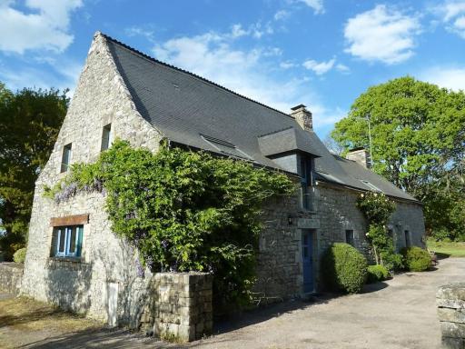 Spacious Longere,heated swimming pool, idyllic setting, Southern Brittany, FR - Housity
