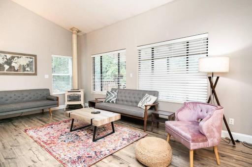 Cozy home for families with game room & playground - Housity