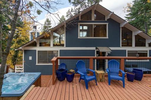 La Cabana at Big Bear 1895 by Big Bear Vacations - Housity