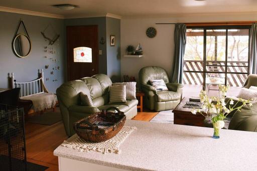 Comfy private child friendly house near the ferry - Housity