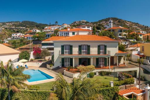 OurMadeira - Villa Vista Sol, grand traditional - Housity
