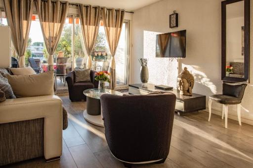 Nice House On The Canal Port Camargue - Housity