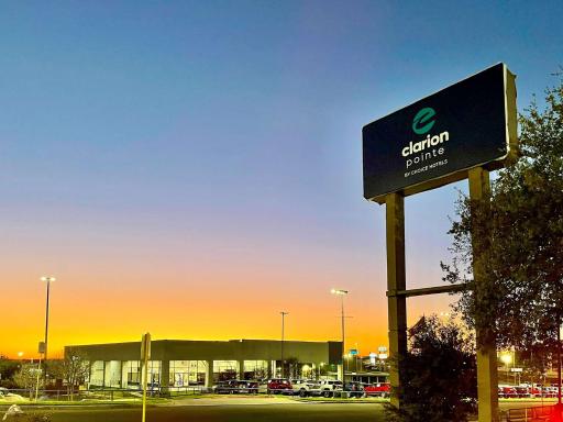 Clarion Pointe near Medical Center - Housity