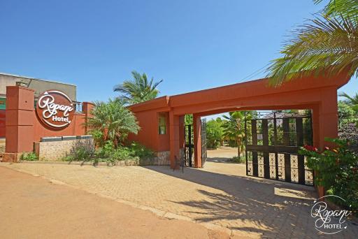 Ropani Hotel - Housity