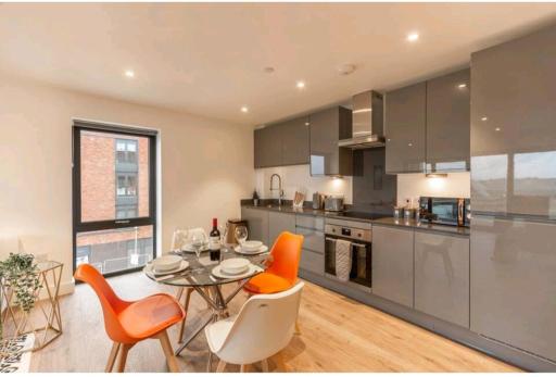 B90 Contractor & Family Stays Near NEC BHM Airport - Housity