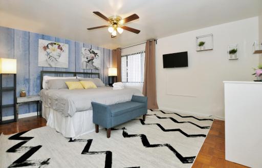 Fully Furnished Apts to Work from Home or Tour DC - Housity