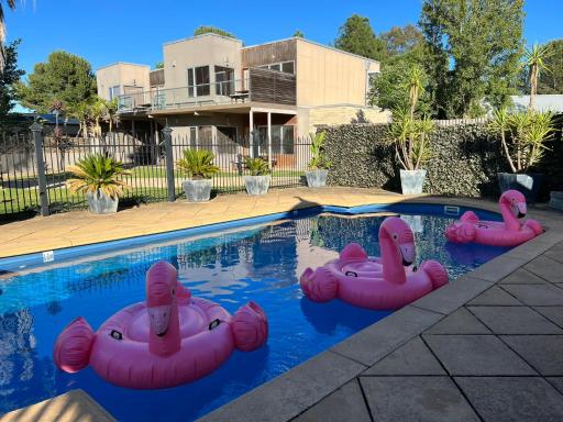 Ultimate Barossa Retreats - Housity