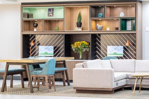 Holiday Inn - Long Island - ISLIP Arpt East, an IHG Hotel - Housity