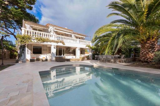 Haven of peace in Cap d'Antibes heated swimming pool close to the beaches - Housity