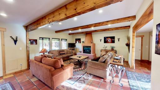 Arena Roja #2279 - Housity