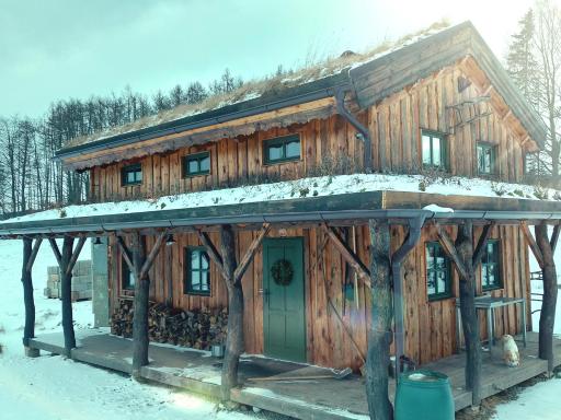 CHALET BORŮVKA - biofarma na samotě v lesích - Housity