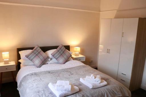 Entire Family Vacation Home . WiFi . FREE Parking - Housity