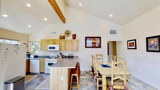 Grey Pearl #Q3 - Housity