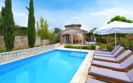 Liebevolle Villa Camelina mit Privatpool - Housity