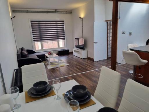 Modern and spacious two bedroom apartment - Housity