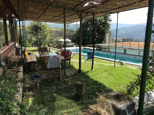 Perfect Natural Retreat With Large Pool - Housity