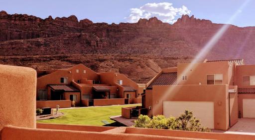 Cairn House #4A7 - Housity