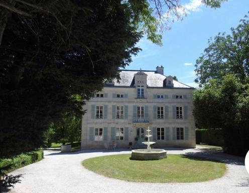 Demeure de prestige avec piscine chauffée et spa - Housity