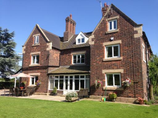 Whitethorn Bed and Breakfast - Housity