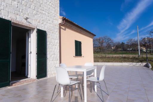 S209 - Sirolo, nuovissimo bilocale con portico pt - Housity