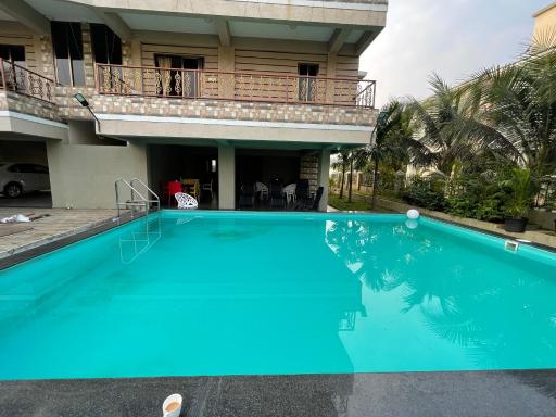 Neville's Villa - Pet friendly with Pool - Housity
