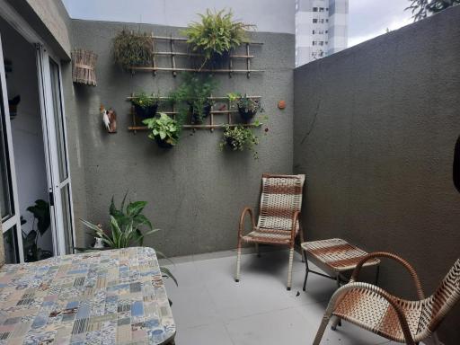Charmosa casa em condominio com quintal - Housity