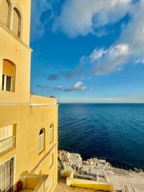 Casa Smeraldo Salento, a strapiombo sul mare - Housity