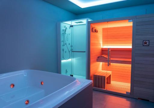 Skyline Rooms & Suites - Housity