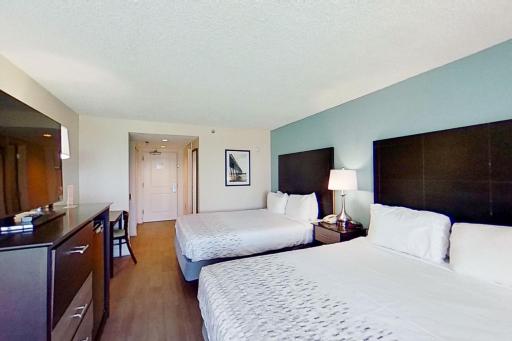 Carolinian Beach Resort - Housity