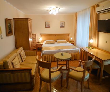 Helios 350m from the beach, check in Saturday, check out Saturday - Hizvo