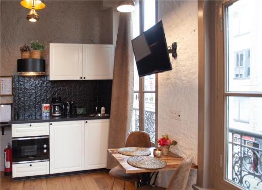 Luxury Suites Meir - Housity