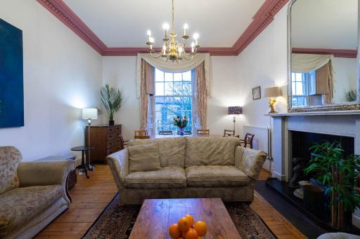 Central Edinburgh 5-bedroom flat - Housity