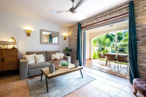 Little Cocoon - Pool and Beach - Housity