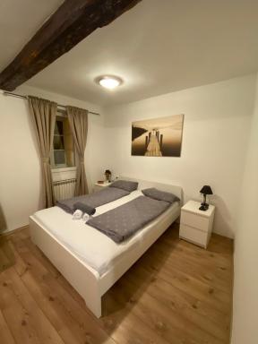 Rooms and apartments Nokturno - Housity