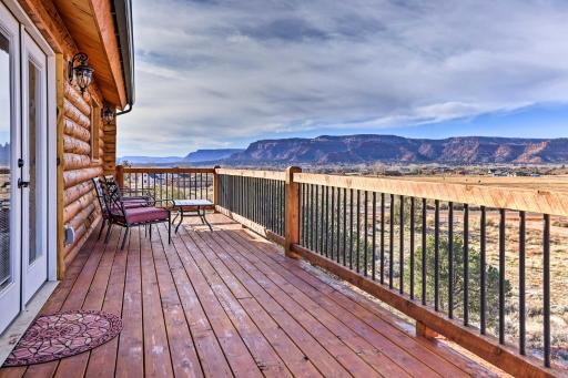 The Cliffrose Cabin - Hike, Relax, Explore! - Housity