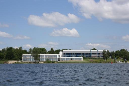 Strandhotel Senftenberger See - Housity