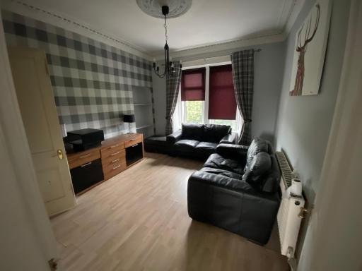 1 Bedroom Apartment across from Barrhead Train Station - Housity