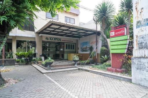 Urbanview Hotel de Kopen Malang by RedDoorz - Housity