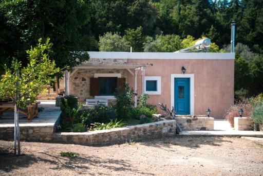 Chaihoutes stone House into Olive farm in Zia - Housity