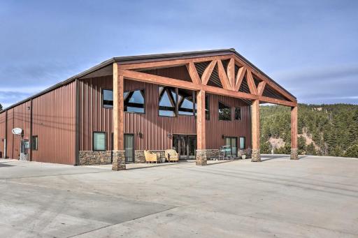 Whiskey Barrel Ranch with Grill and Fire Pit! - Housity