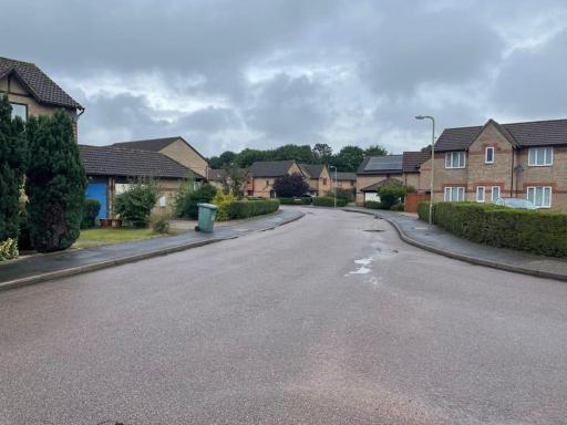 Emily house with Lovely one bed home in Bicester with free parking - Housity