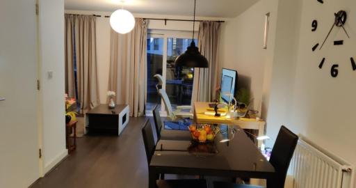 Cheerful house, private room and private shower/ toilet. comfortable king size mattress - Housity