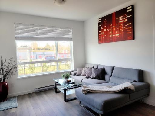 Private Room and Washroom in Surrey - Housity