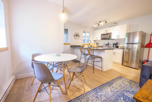 Storm Bay, Modern 1 Bed Suite and Chefs Kitchen - Housity