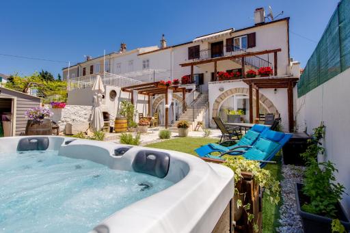 Apartments Mikulin Family - Housity